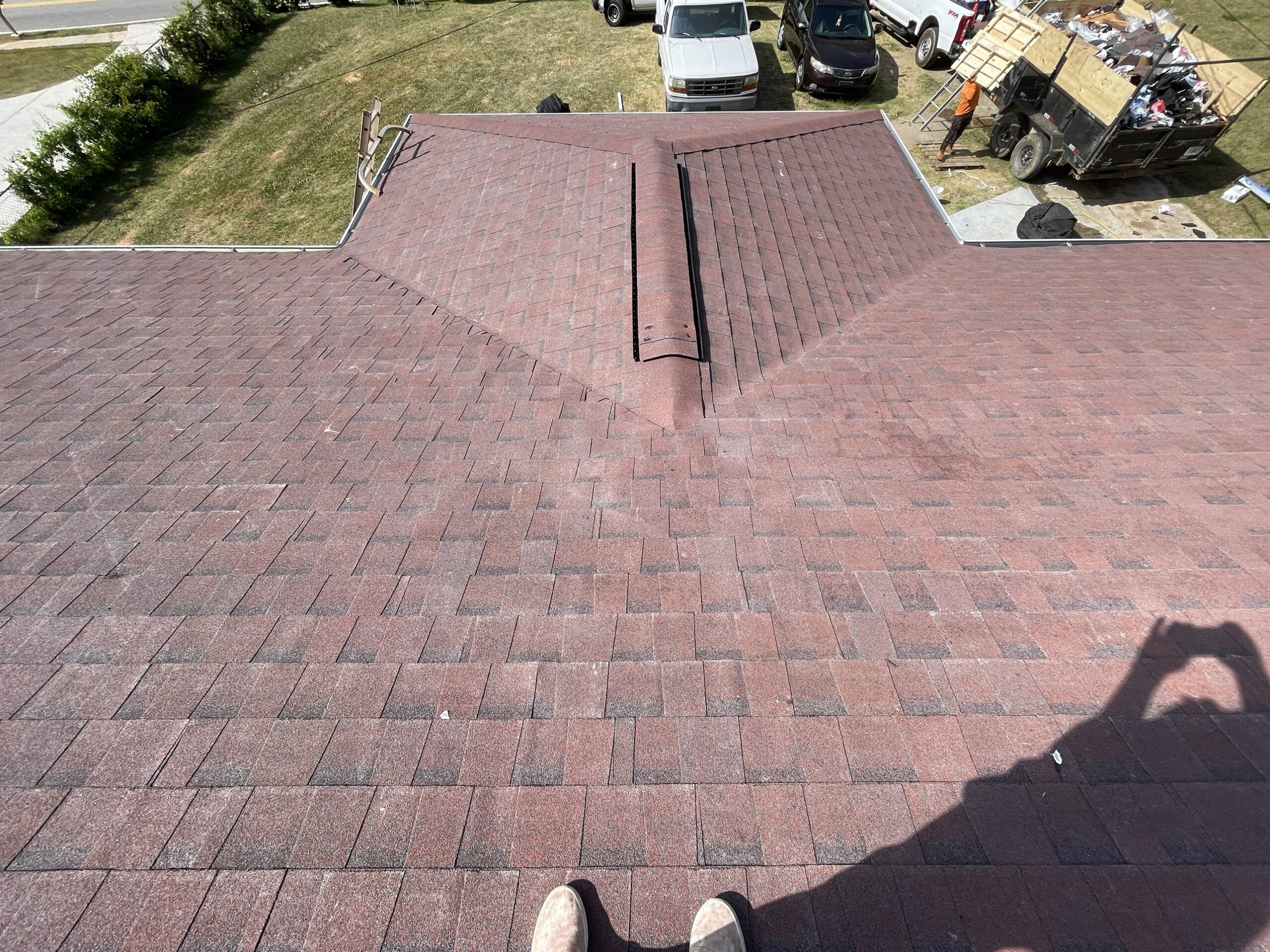 Finished valley and ridge line on the Mableton roof
